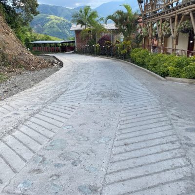 MANTENIMIENTO Y MEJORAMIENTO DE LA VIA RURAL TERCIARIA QUE CONDUCE DE ITUANGO SANTA RITA